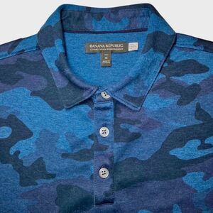 Banana Republic Luxury Touch Performance Camouflage Polo in Blues Men’s MT
